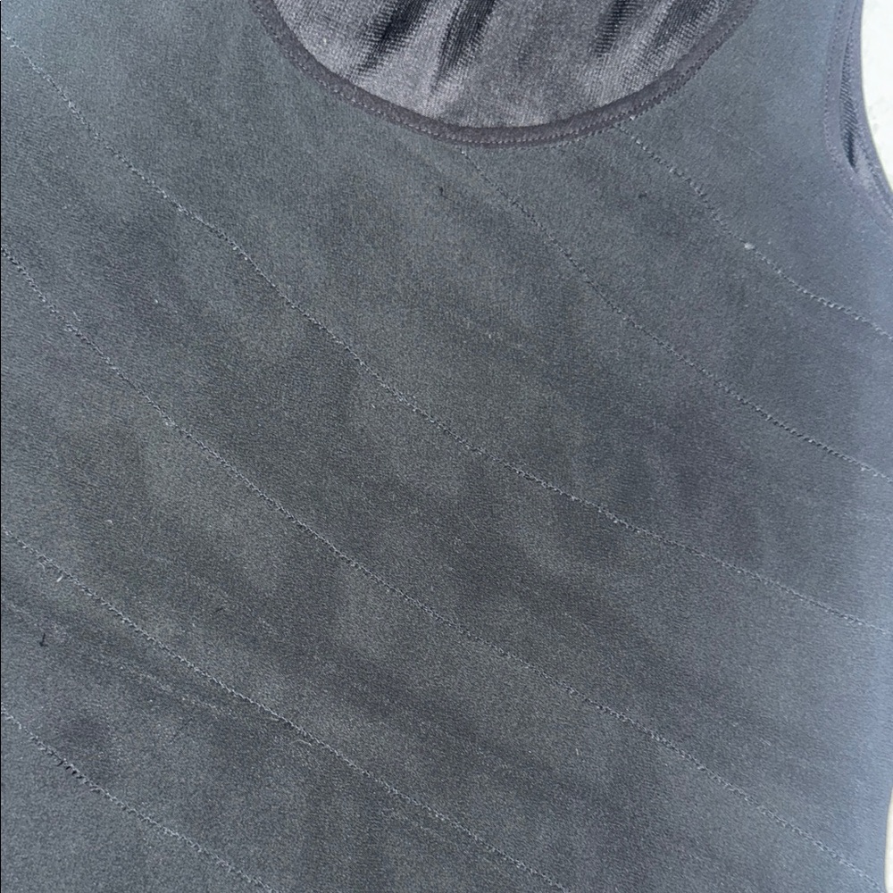 Black Sleeveless Top - Picture 2 of 3